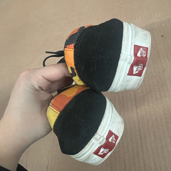 Vans Black / Orange Camo Sneakers Size 9 US - Picture 4 of 8